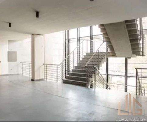 Bürogebäude / Treppenhaus