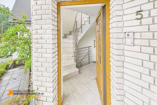 Eingangsbereich für UG & OG