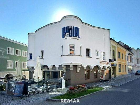 1a_Geschäftshaus mit Lokal und Sonnenstudio