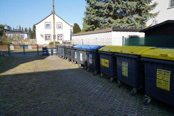 Außenansicht Halle, Paul Singer Str (9)