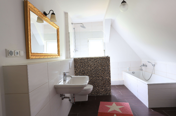 Badezimmer Wohnung Dachgeschoss