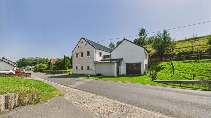 5568329b742c4fd3b65c1fd126ae861f_95_CAM01984G0-PR0509-STILL069