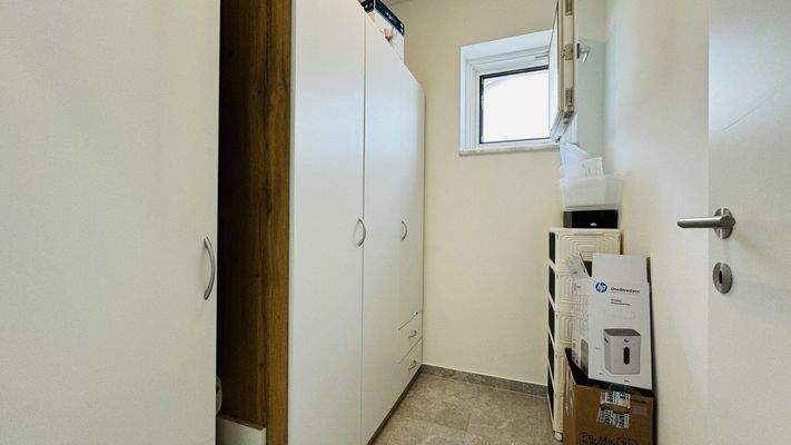 Abstellraum zugehörig Büro 1