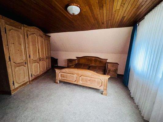 1. Schlafzimmer 2 OG (2).jpg