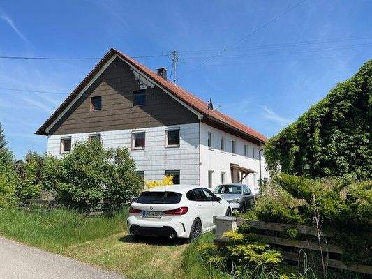 Ansicht und Zufahrt.jpg