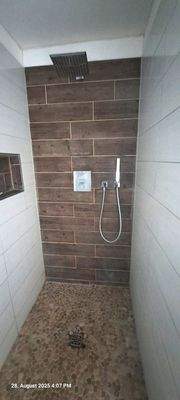 Walk-In-Dusche im Badezimmer