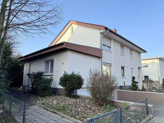 seitliche Front mit Anbau