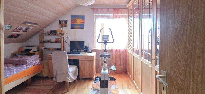 14-Oberfer-Westend-Wohnung-Schlafzimmer-1