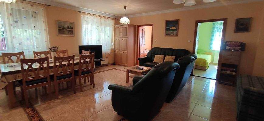 437869936_406747175411503_3957745973392356608_n.jp