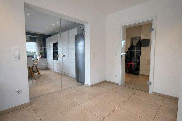 Ansicht aus dem Wohnzimmer in die Küche