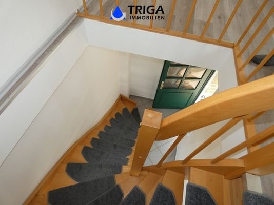 Treppe ins OG/ Wohnbereich