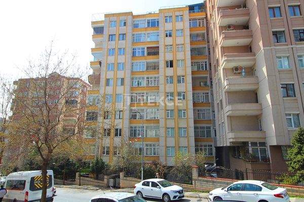 Key-Ready Duplex Apartment in a Complex in Maltepe