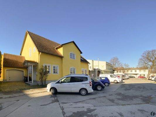 Hausansicht vom Kirchenplatz