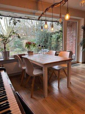 Wohnbereich mit Esstisch