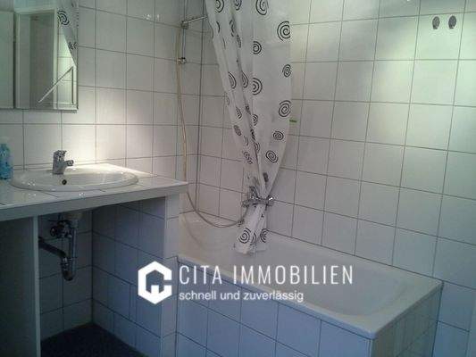 Vorderhaus-EG: Badezimmer