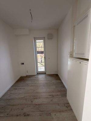 Großer Abstellraum mit Fenster 