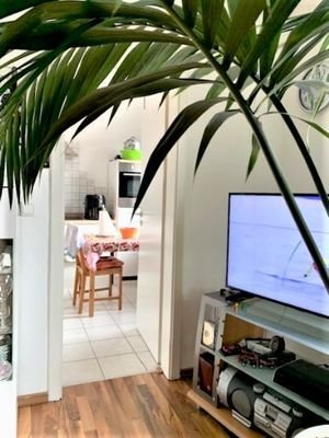 Blick in die Küche vom Wohnzimmer 