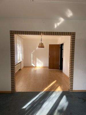 Blick v. Wohnzimmer i. Esszimmer