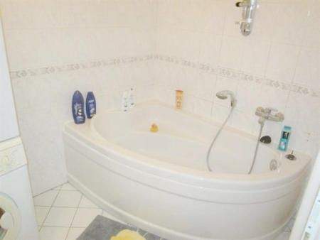 Bad mit Eckbadewanne