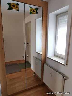 Schuhschrank mit Spiegeltüren 