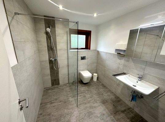 1B357C8C-D0CF-4F71-894F-01C64A7C85D6