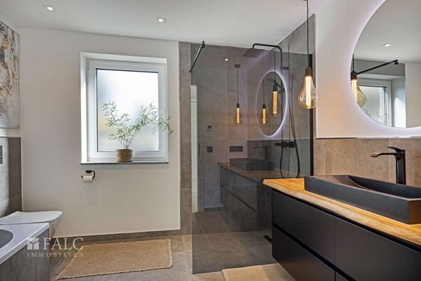 Badezimmer im OG