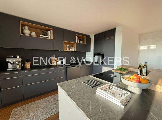 Moderne Einbauküche (Einrichtungsbeispiel)