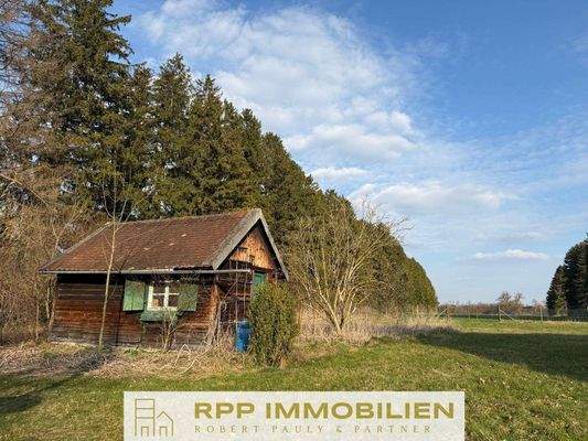 Gartenhütte auf dem Grundstück