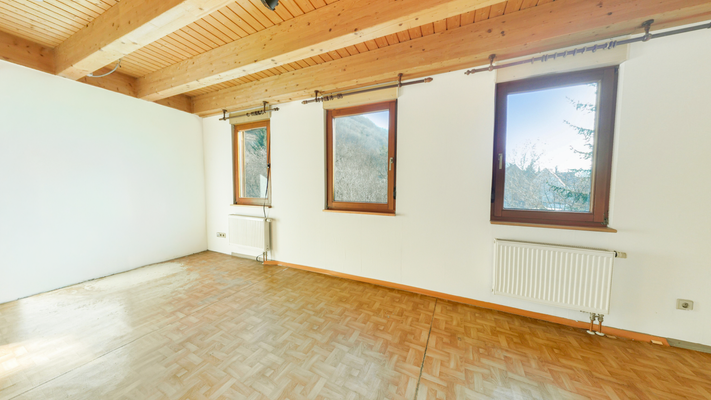 Schlafzimmer OG (jetziger Originalzustand) (2)