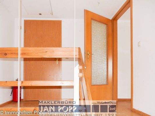 Teppenpodest DG (Linkes Haus)