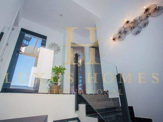 5FCA7F18-4C5D-4D82-993F-4751F48733EF