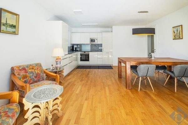 Koch-Wohn-Essbereich mit Küche