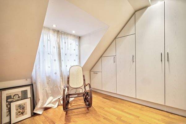 2. OG Schlaf-/Arbeitszimmer