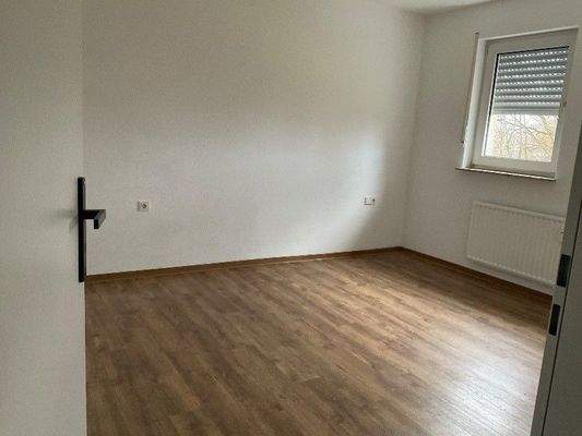 Zimmer mit Fenster.jpg