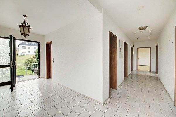 Eingangsbereich und Flur Erdgeschoss