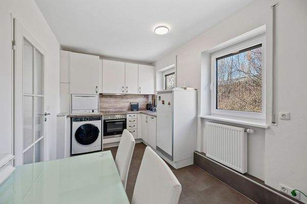 Küche mit Einbauküche