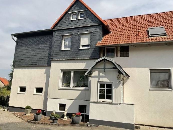 Seesen OT - Zweifamilienhaus mit Garage und Doppelcarport