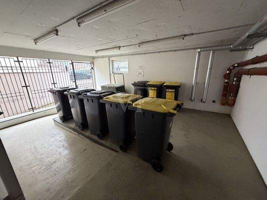 abschließbarer Müllbereich