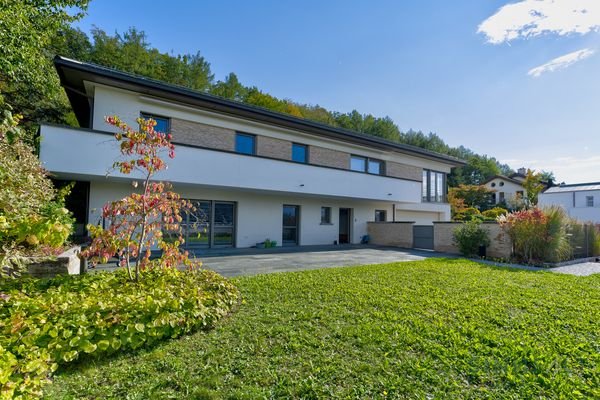 Terrasse und Garten im Untergeschoss