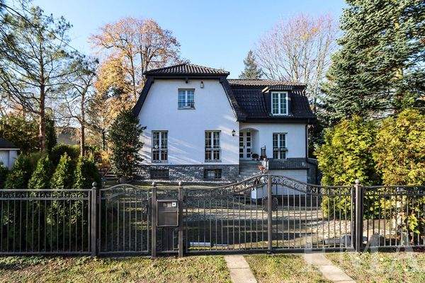 Einfamilienhaus mit Tiefgarage in Falkensee