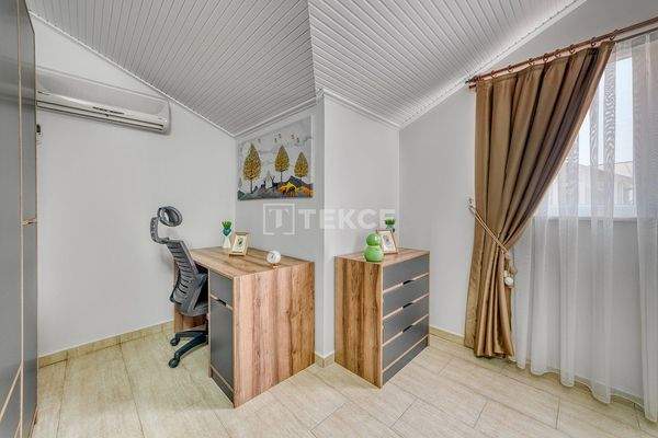 Furnished Apartment in a Complex Close to the Sea in Obagöl Alanya