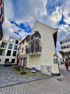 INFOS UNTER: 06171-586000