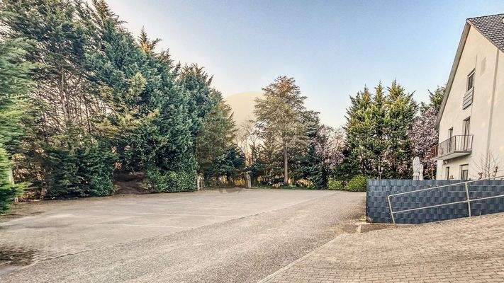 haus-karlsruhe-knielingen-parkplaetze-wolf-immobilien