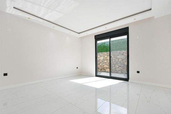 WhatsApp Image 2025-11-28 at 12.20.29 (12).jpeg