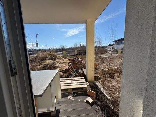 überdachte Terrasse, die Terrasse muss noch fertiggestellt werden