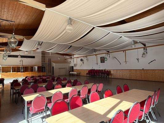 Halle für bis zu 200 Personen