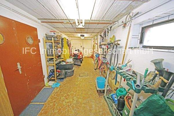 Tiefgarage im Keller