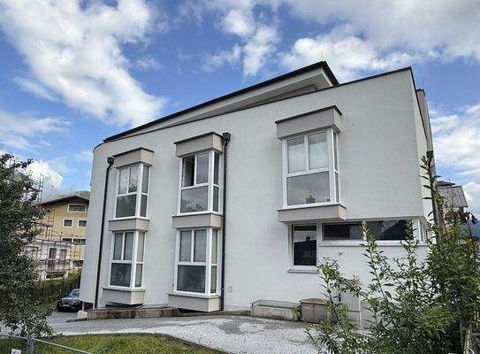 modernes, kleines Wohnhaus