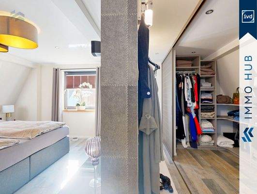 Schlafzimmer + Ankleide Vorderhaus