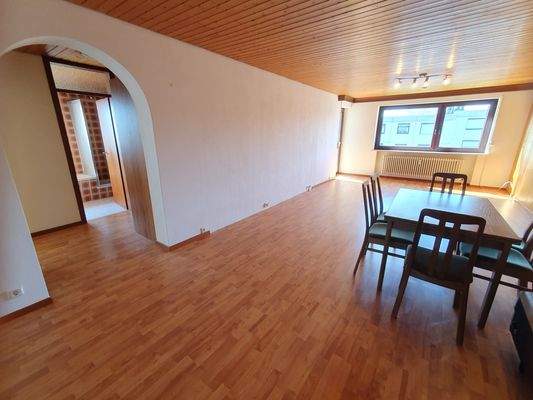 Wohnzimmer mit Essbereich